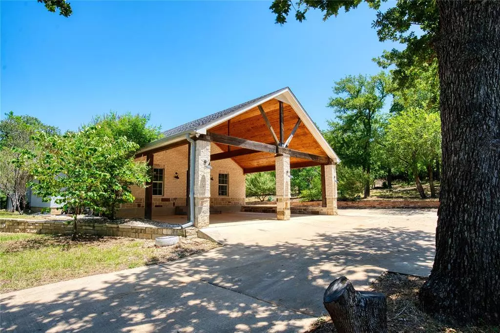 Kennedale, TX 76060,420 North Road