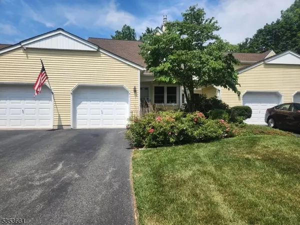 51 Carriage Ln, Newton Town, NJ 07860