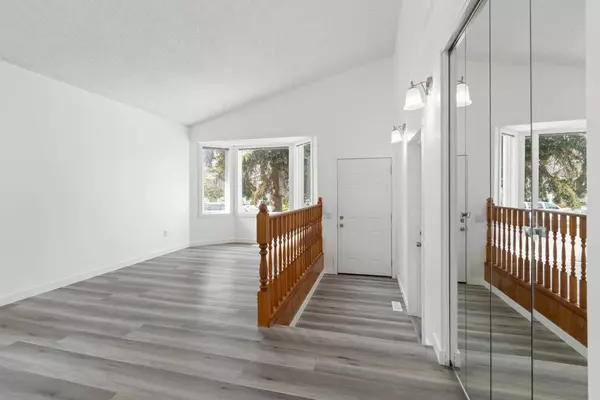 Calgary, AB T1Y 6L9,30 Pasadena GDNS Northeast