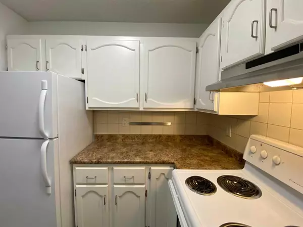 Calgary, AB T2V 0M3,611 67 AVE Southwest #302