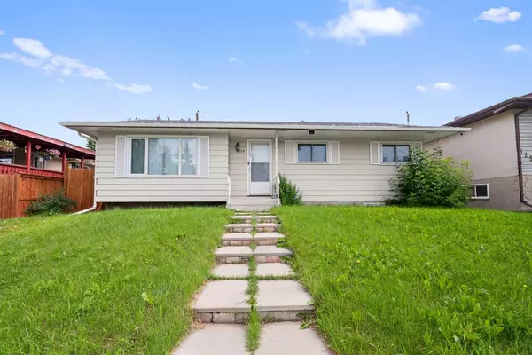 6259 Penedo WAY Southeast, Calgary, AB T2A 3N2