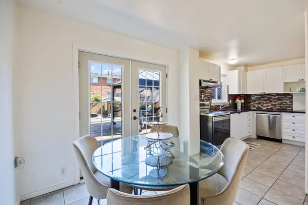 Burlington, ON L7L 4V3,435 Melores DR