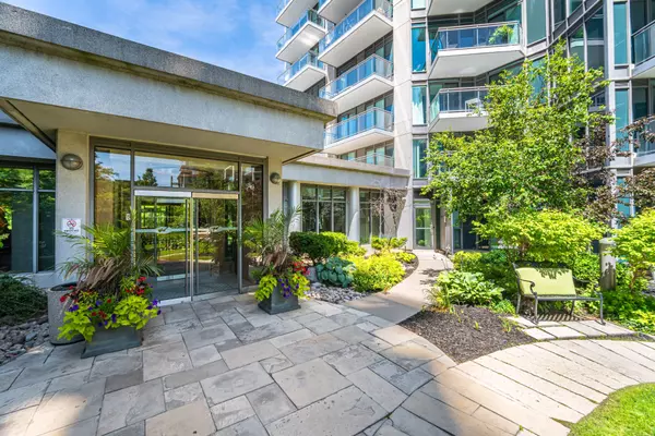 Toronto W06, ON M8V 4E8,2119 Lakeshore BLVD #416