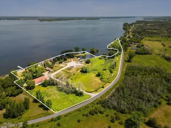 34 & 47 Owen LN, Prince Edward County, ON K0K 1W0