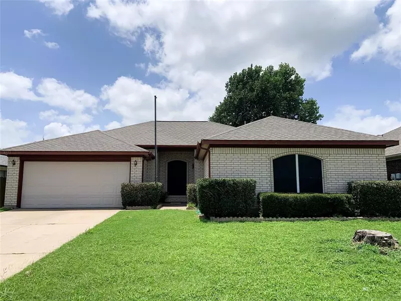 1021 Caleb Street, Burleson, TX 76028