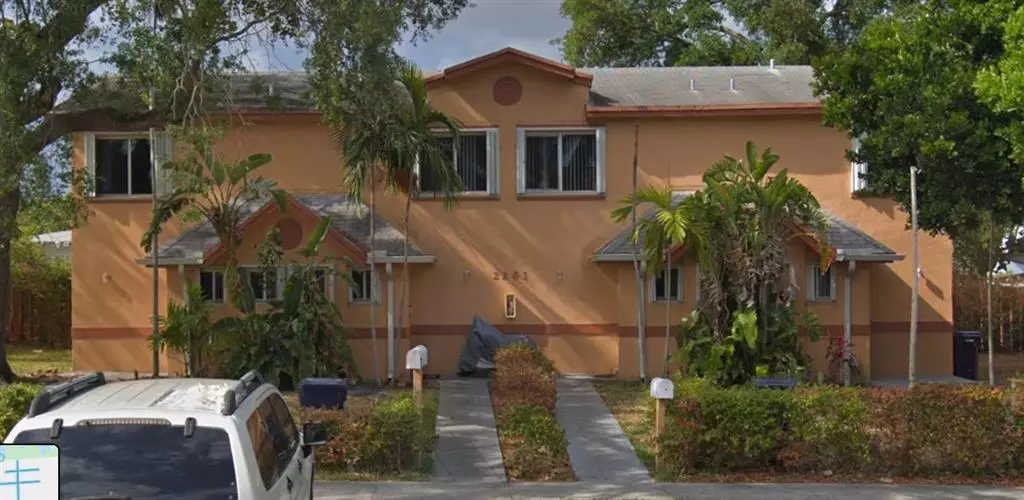 2261 NE 171st St #3, North Miami Beach, FL 33160