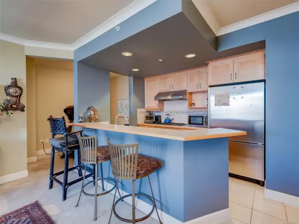 Victoria, BC V8V 4Z9,21 Dallas Rd #514
