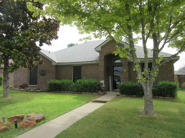 108 Forest Park Lane, Red Oak, TX 75154