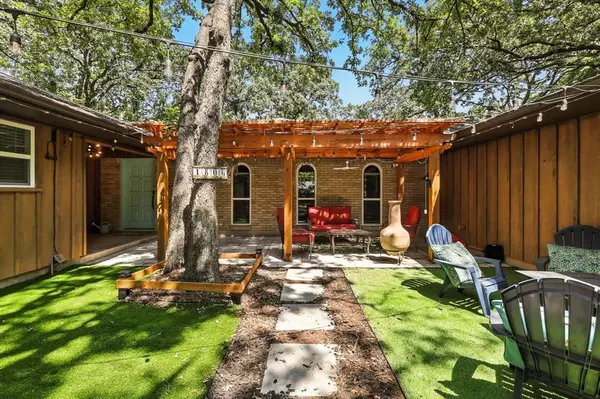 Denton, TX 76205,1806 Stonegate Drive