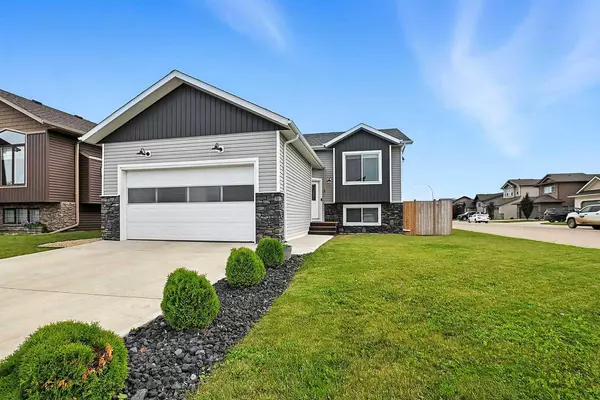 5 Mackenzie AVE, Lacombe, AB T4L 0A6