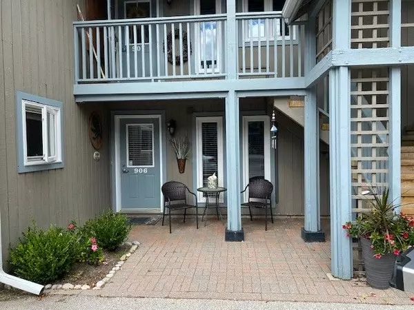 Collingwood, ON L9Y 5C7,906 Cedar Pointe CT