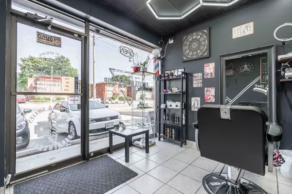 Hamilton, ON L9C 2Z9,720 Upper James ST #5