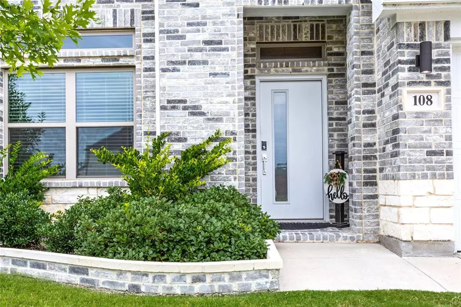 108 Tioga Circle, Waxahachie, TX 75165