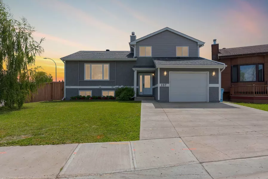 137 Becker Bay, Fort Mcmurray, AB T9K 1P4