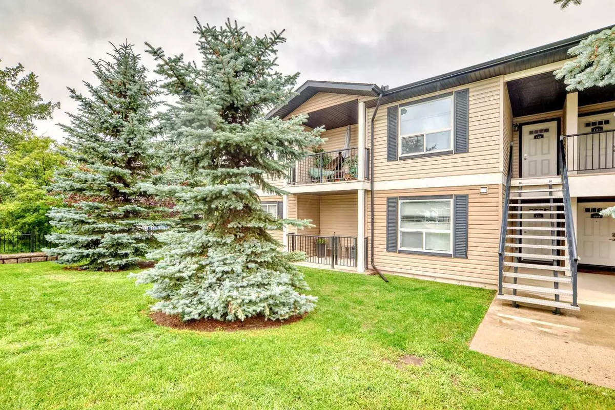 Strathmore, AB T1P 1E0,8 Bayside PL #107