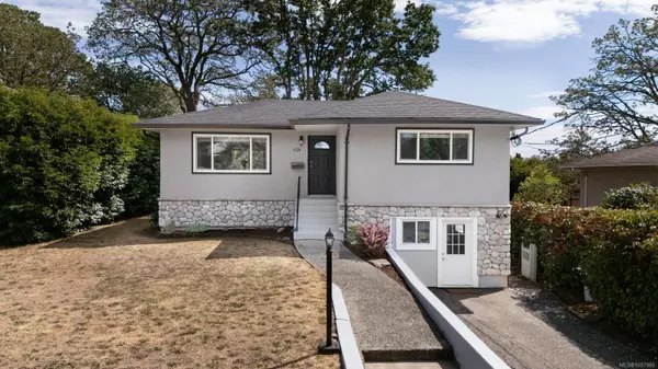 915 Leslie Dr, Saanich, BC V8X 2Y6