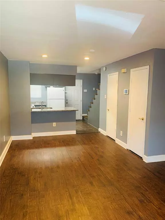 Mesquite, TX 75149,721 Lee Street #7