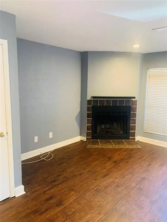 Mesquite, TX 75149,721 Lee Street #7