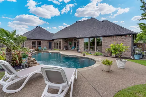 3231 Mccarver Court, Midlothian, TX 76065