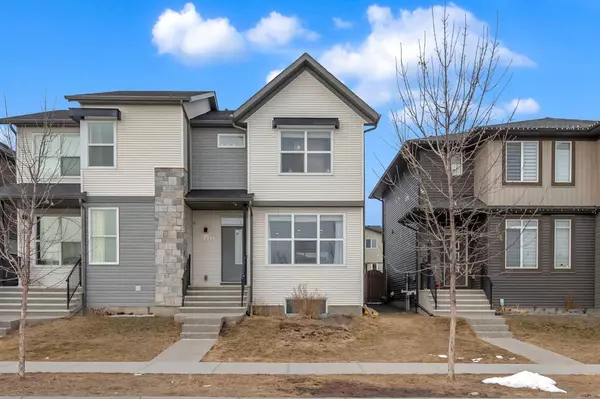 220 Savanna RD NE, Calgary, AB T3J 0V9