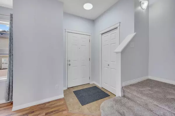 Calgary, AB T3J 0B9,111 Tarawood LN NE #2702