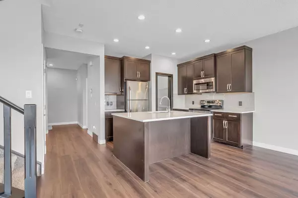 Calgary, AB T3K 0X4,253 Panton WAY NW