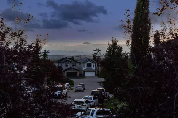 Calgary, AB T3G 5S1,160 Rockywood PARK NW