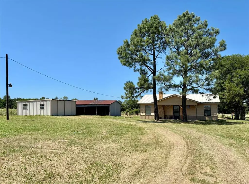 Sumner, TX 75418,166 County Road 34650