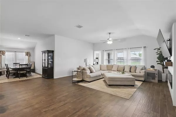 Burleson, TX 76058,1417 Grassy Meadows Drive