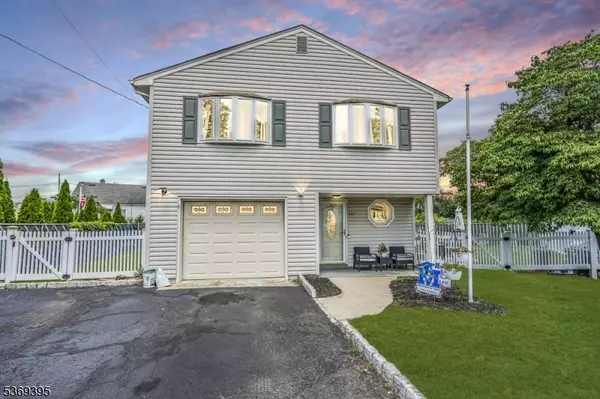 557 Howard Ave, Middlesex Boro, NJ 08846