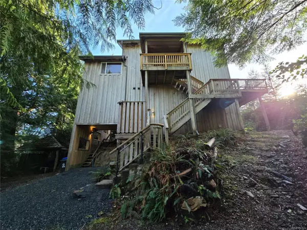316 Leighton Way, Tofino, BC V0R 2Z0