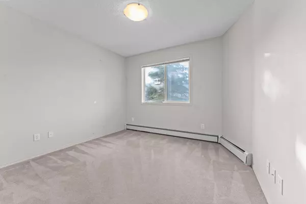 Edmonton, AB T5A 0P8,1180 Hyndman RD #138
