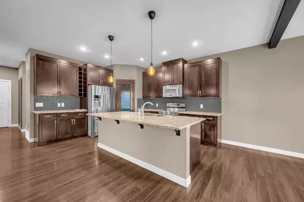 Calgary, AB T2Z 0R4,28 Copperpond GDNS SE