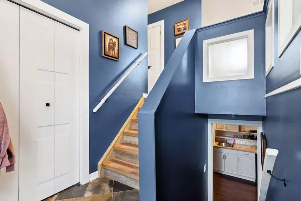 Calgary, AB T3J1J9,147 Falchurch CRES Northeast