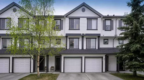 151 Copperfield LN SE, Calgary, AB T2Z4S9