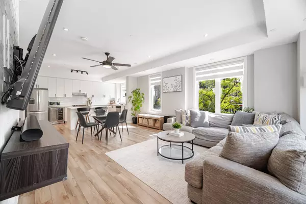 Mississauga, ON L5J 0B3,1155 Stroud LN #8