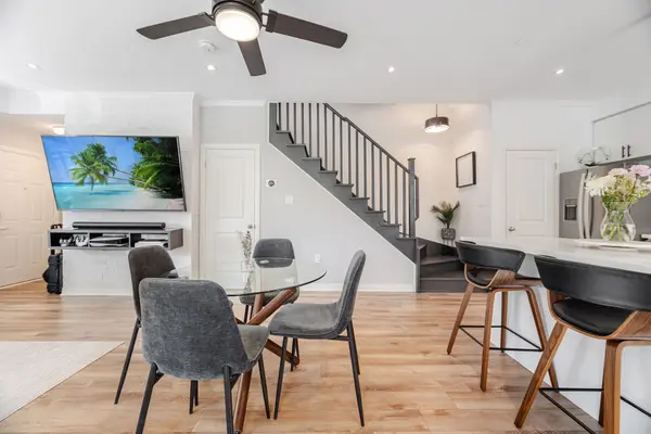 Mississauga, ON L5J 0B3,1155 Stroud LN #8