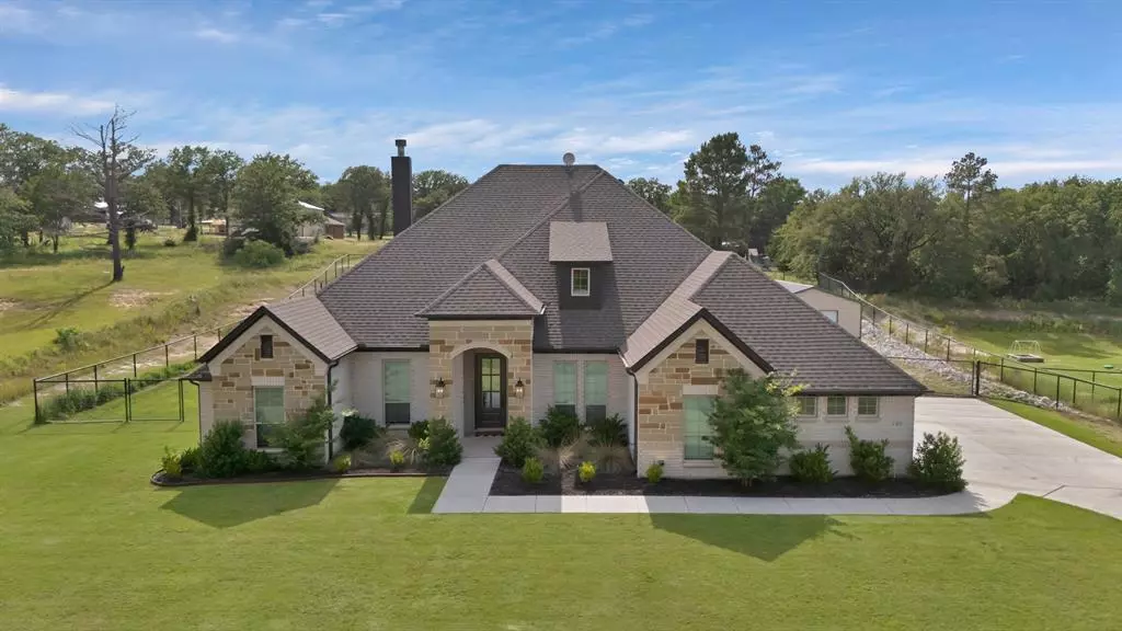 149 Deats Farm Court, Azle, TX 76020