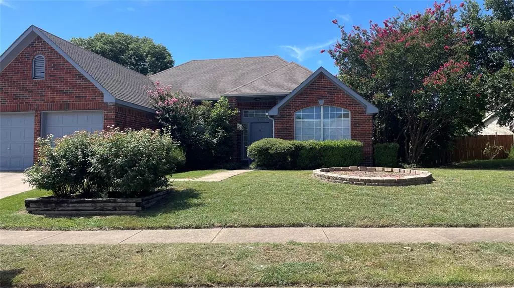 320 Pebblebrook Lane, Glenn Heights, TX 75154