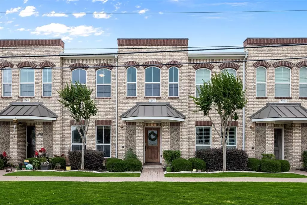 Lewisville, TX 75057,207 S Kealy Avenue