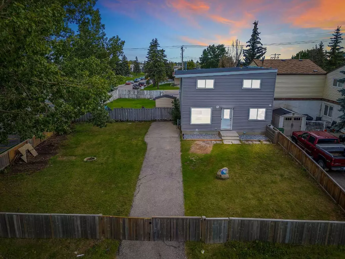 Calgary, AB T2A 3A6,4311 7A AVE SE