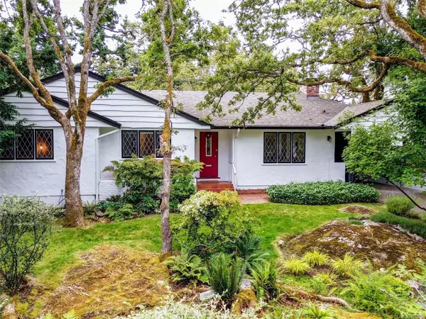 3539 Plymouth Rd, Oak Bay, BC V8P 4X7