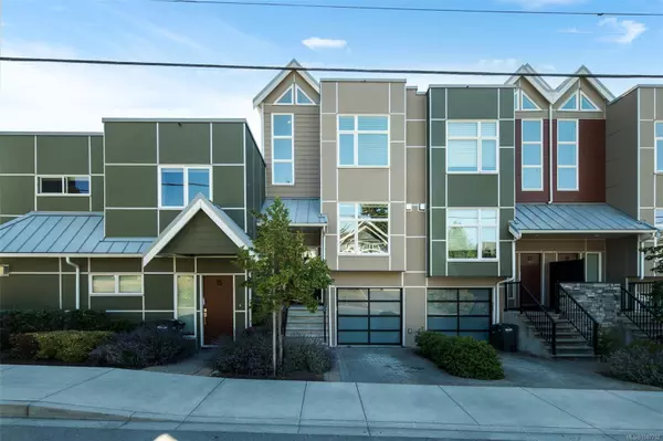 4355 Viewmont Ave #16, Saanich, BC V8Z 5K8