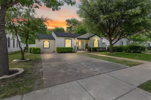 2811 Carlson Drive, Dallas, TX 75235