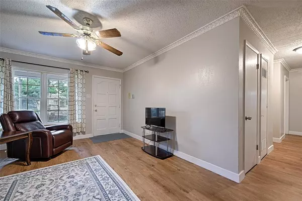 Euless, TX 76039,531 Himes Drive