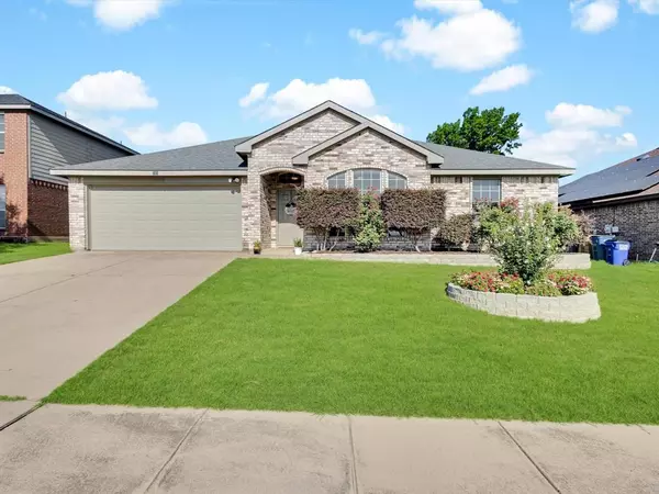 705 Tracy Drive, Azle, TX 76020