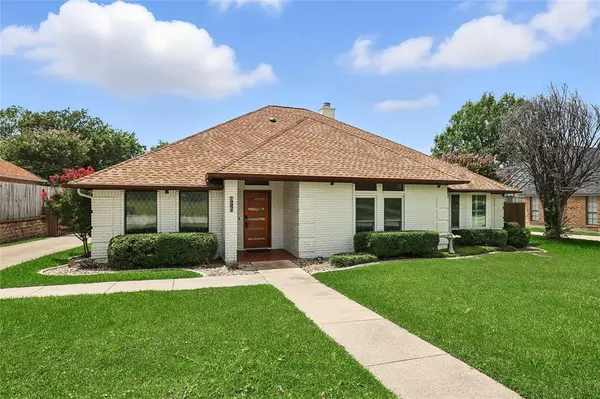 North Richland Hills, TX 76182,7333 Red Oak Street