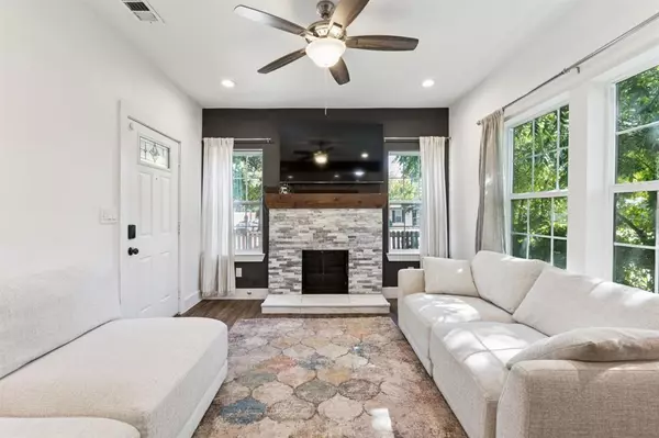 Dallas, TX 75227,7053 Toland Street