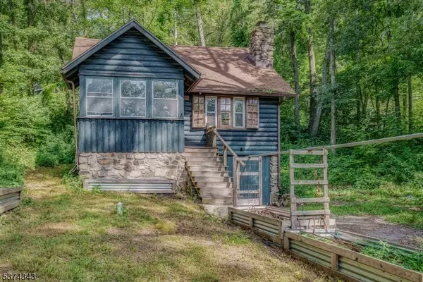 114 Pocantecs Rd, Vernon Twp., NJ 07422