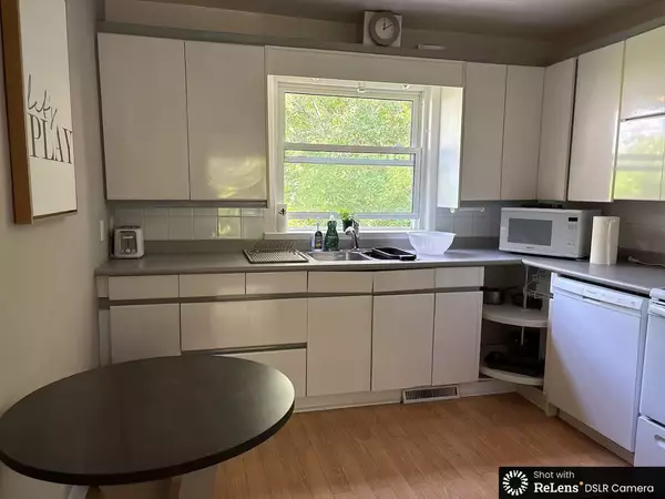 Toronto C07, ON M2N 2N2,5 Basswood RD